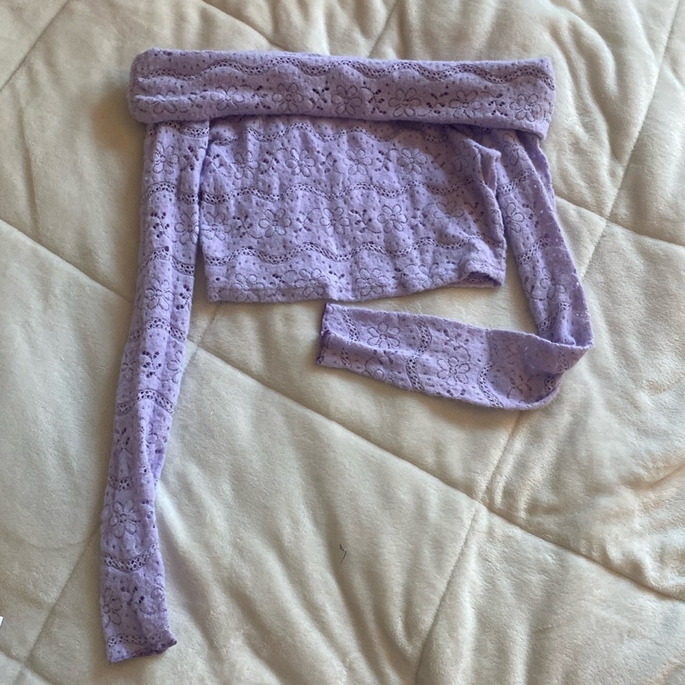 Urban outfitters lilac long sleeve, off the shoulders, cropped blouse